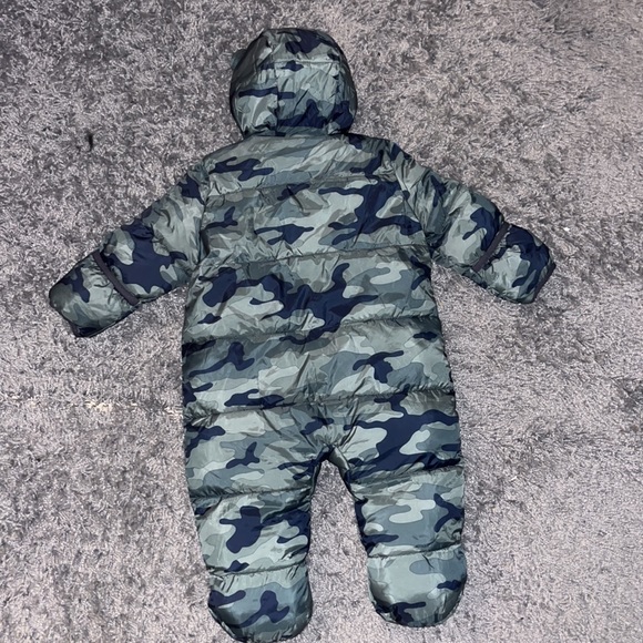 Gap Baby 100% Recycled Polyester Puffer One-Piece - Picture 2 of 4